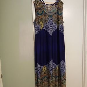 Sleeveless Mandala-style Dress with detailing